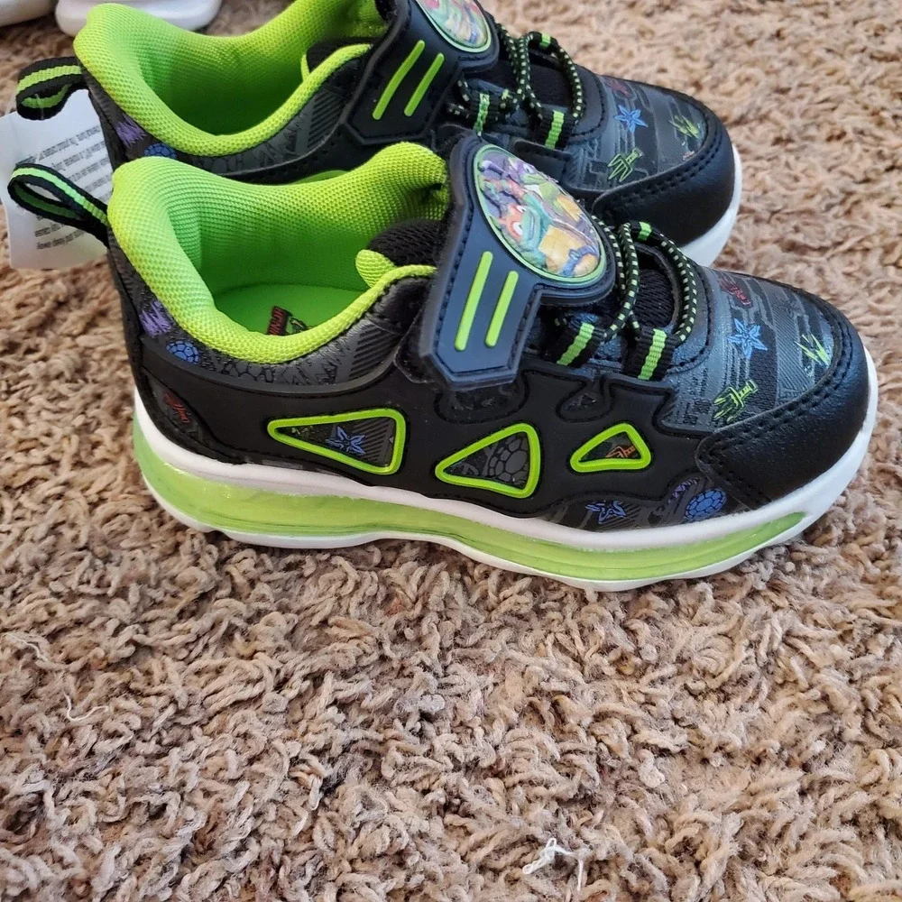 TMNT Teenage Mutant Ninja Turtles Boys Sneakers Toddler Size 9 Light-up Shoes Ne
